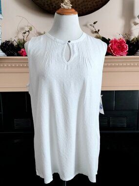 Indigo GNW Sleeveless Boho Top L White Embroidered Pinch Pleats Keyhole Woven